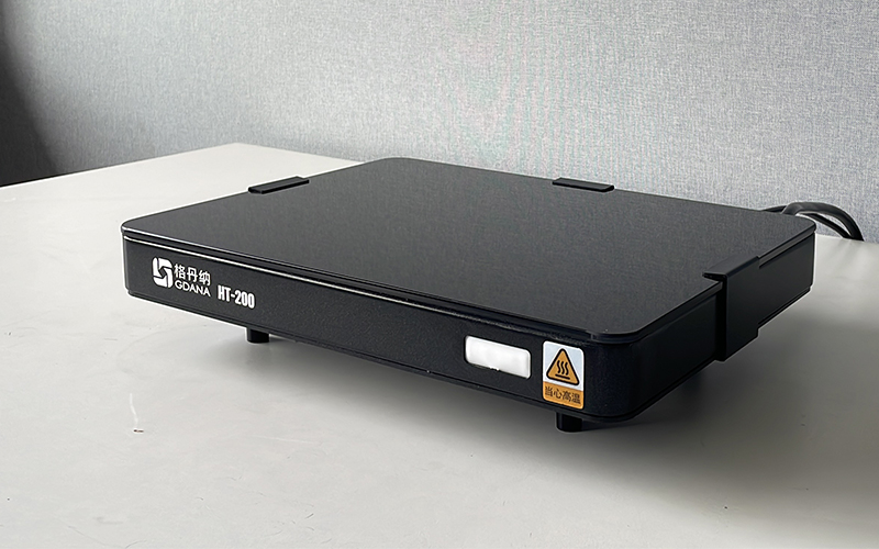 實(shí)驗(yàn)室加熱板選購要點(diǎn)與安全使用指南